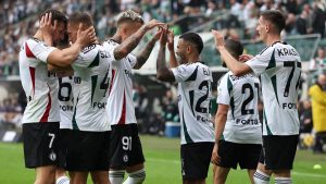 Legia Warszawa vs Pogoń Szczecin: Kluczowe Zawody w Ekstraklasie