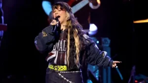 Lola Young: Nowa Gwiazda Muzyki Pop w Wielkiej Brytanii