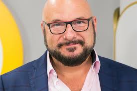 Piotr Gąsowski: popularny aktor i prezenter telewizyjny