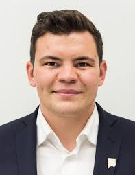Adam Gomoła – oblicze nowej generacji w polskiej polityce