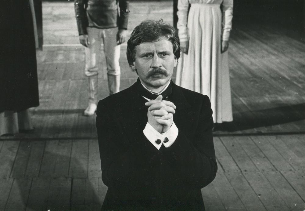 Andrzej Grabowski: Ikona Polskiego Teatru i Filmu