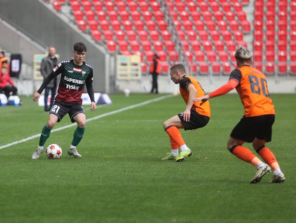 GKS Tychy kontra Chrobry Głogów: Przebieg i Znaczenie Meczu