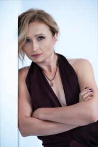 Justyna Bartoszewicz: Wschodząca Gwiazda Sztuki