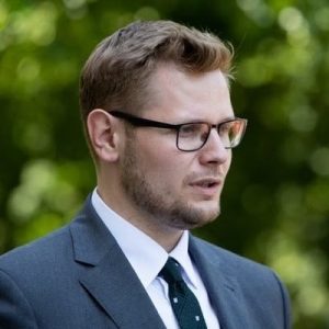 Michał Woś: Przyszłość polskiej polityki w jego rękach