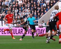 Mecz Newcastle z Nottingham Forest: Kluczowe Zdarzenie w Premier League