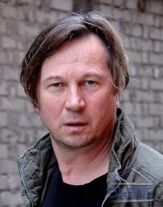 Piotr Cyrwus – Utalentowany Aktor i Jego Droga do Sławy
