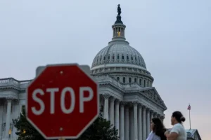 Zamknięcie USA: Przyczyny, skutki i co dalej?