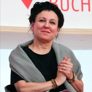 Olga Tokarczuk: Droga do Nobla i jej wpływ na literaturę