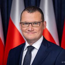 Paweł Szefernaker: Młody polityk z dużym wpływem