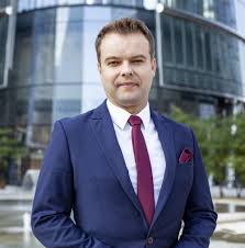 Rafał Bochenek: Wpływowy polski polityk na scenie politycznej