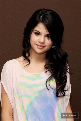 Selena Gomez: Ikona Muzyki i Kultury Pop