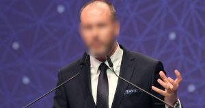Były wiceminister finansów Konrad R. z zarzutami. W tle 1,5 miliona złotych łapówek