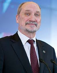 Macierewicz: kariera i wpływ w polskiej polityce