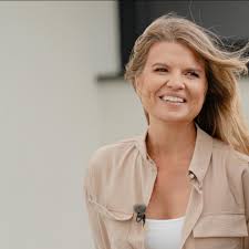 marta manowska: dziennikarka, prezenterka i aktorka