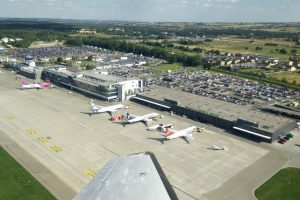 Zamknięte lotniska: Lublin i Rzeszów, Kraków rozważa trzy miesiące