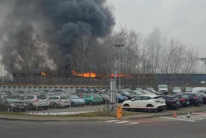 Gliwice pozar hali: bezpieczeństwo i reagowanie służb