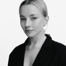 Kamila Urzędowska: Jagna w Chłopach i nowa Izabela Łęcka w Lalce