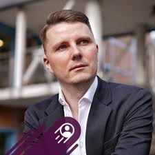 Piotr Korczarowski: dziennikarz, założyciel eMisja TV i aktor Drzewa