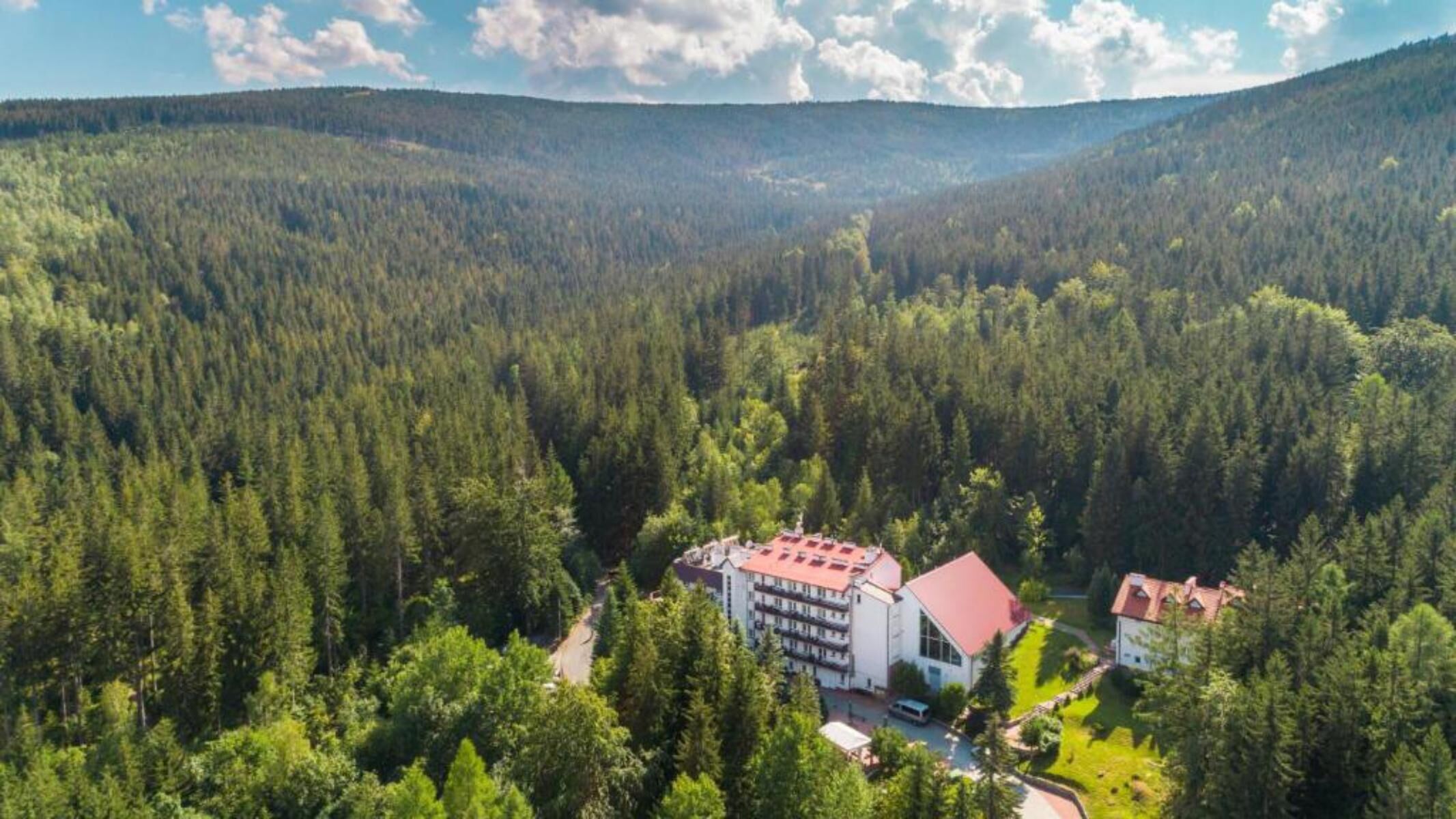 Świeradów-Zdrój: uzdrowisko, góry i turystyka
