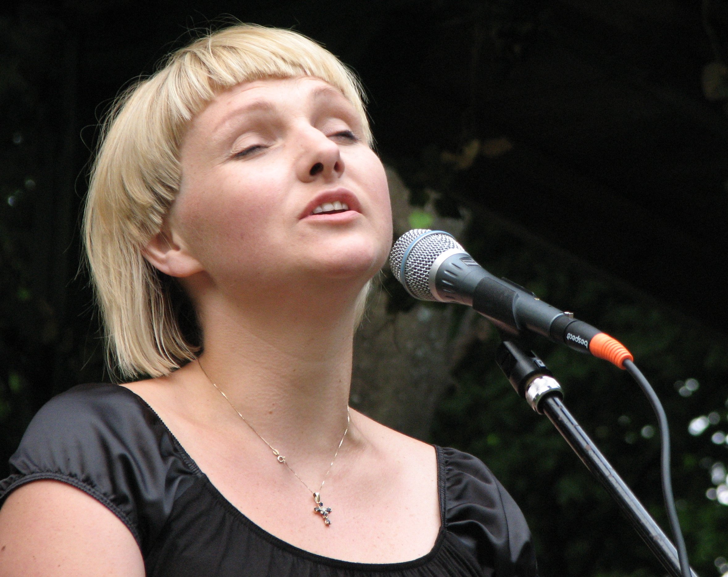 Ewa Konstancja Bułhak: kim jest i dlaczego budzi zainteresowanie