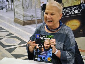 Dzikowska: wpływ nazwiska na polską tożsamość
