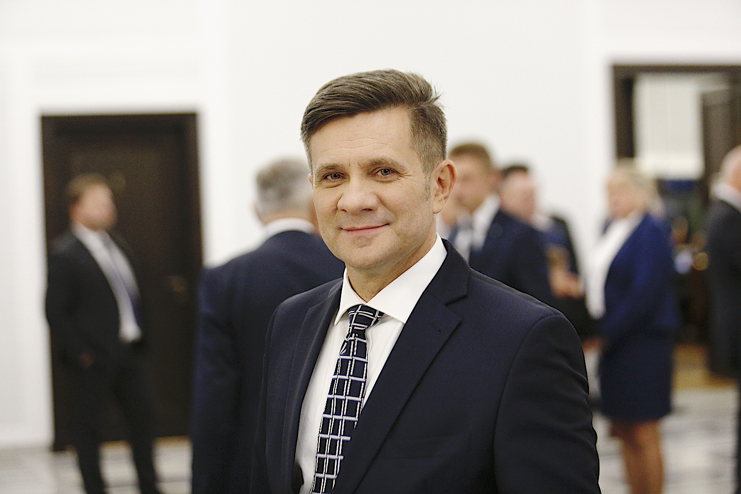Kim jest jacek włosowicz? Weryfikacja informacji w mediach