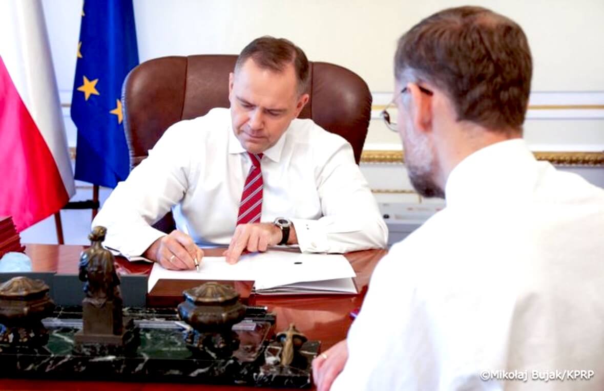 Karol Nawrocki zostaje prezydentem Polski: narodowy zwrot