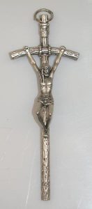 Krzyż papieski: symbol, historia i pamięć o Janie Pawle II