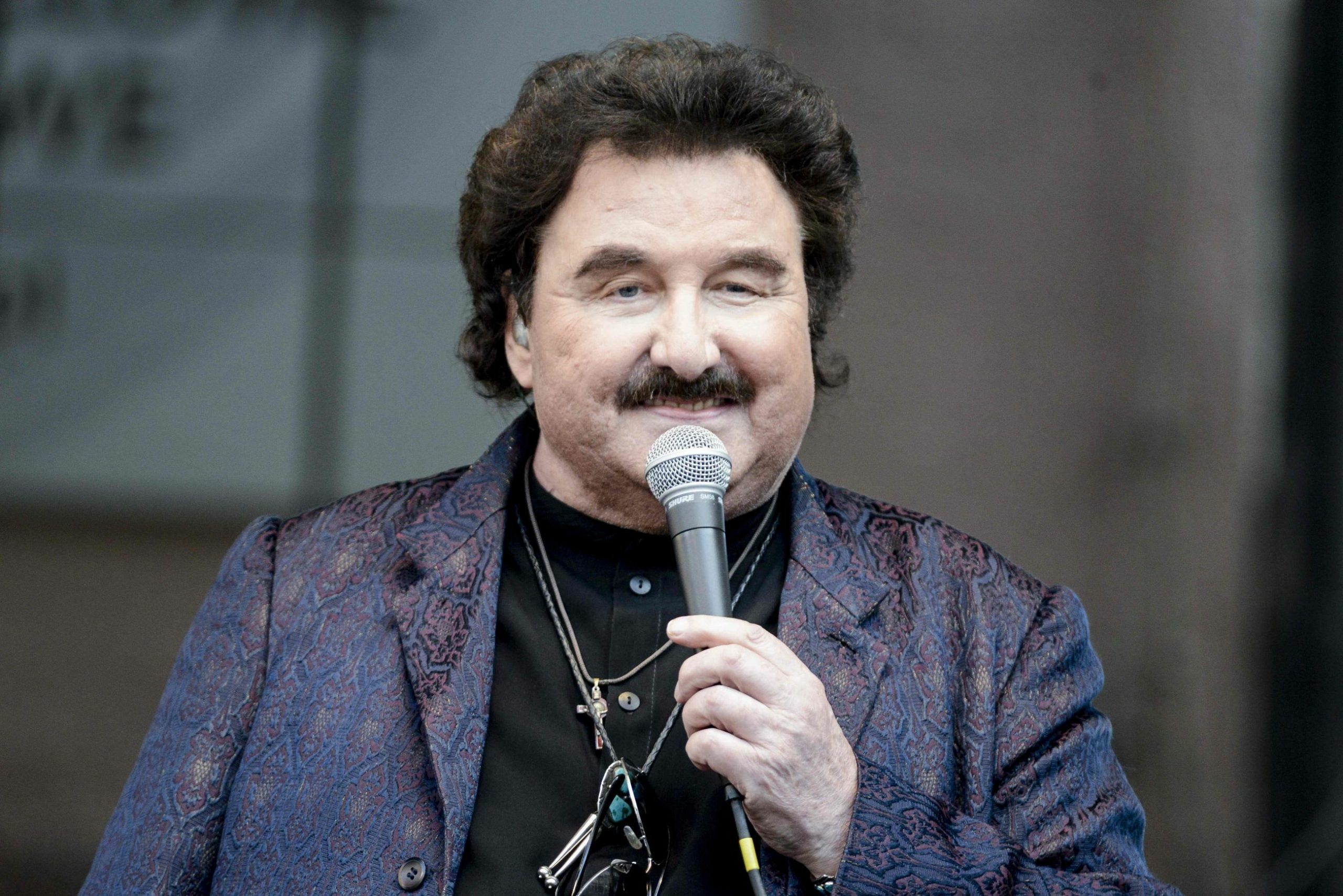 Krzysztof Krawczyk – bariton, gitarzysta i legenda polskiej muzyki