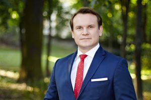 Dominik Tarczyński niewpuszczony do Wielkiej Brytanii. Zapowiedział pozew