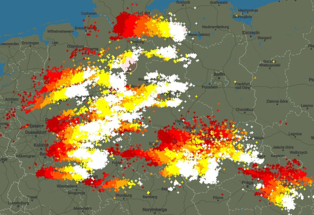 Radar burz pokazuje burze nad Lubuskiem