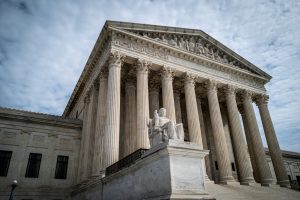 Sąd Najwyższy USA zmienia zasady wobec posiadaczy green card