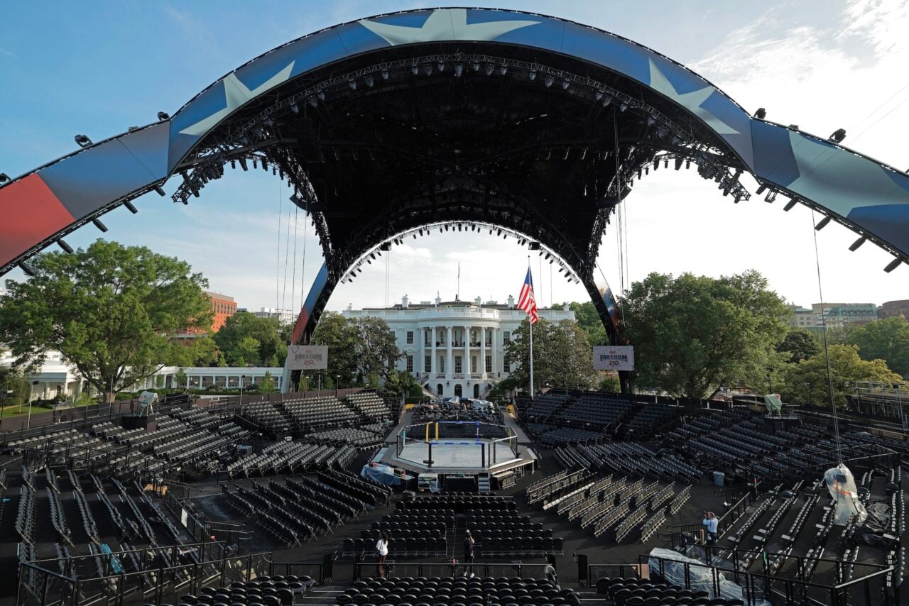 UFC White House: gala na trawniku Białego Domu budzi emocje