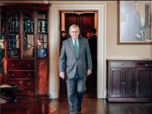 Mitch McConnell ujawnił powód hospitalizacji po upadku - mitch mcconnell age