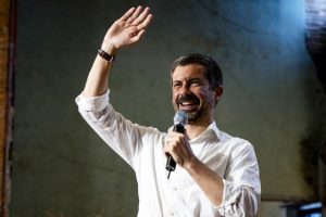 Pete Buttigieg po fałszywym zgłoszeniu został na krótko oddzielony od dzieci